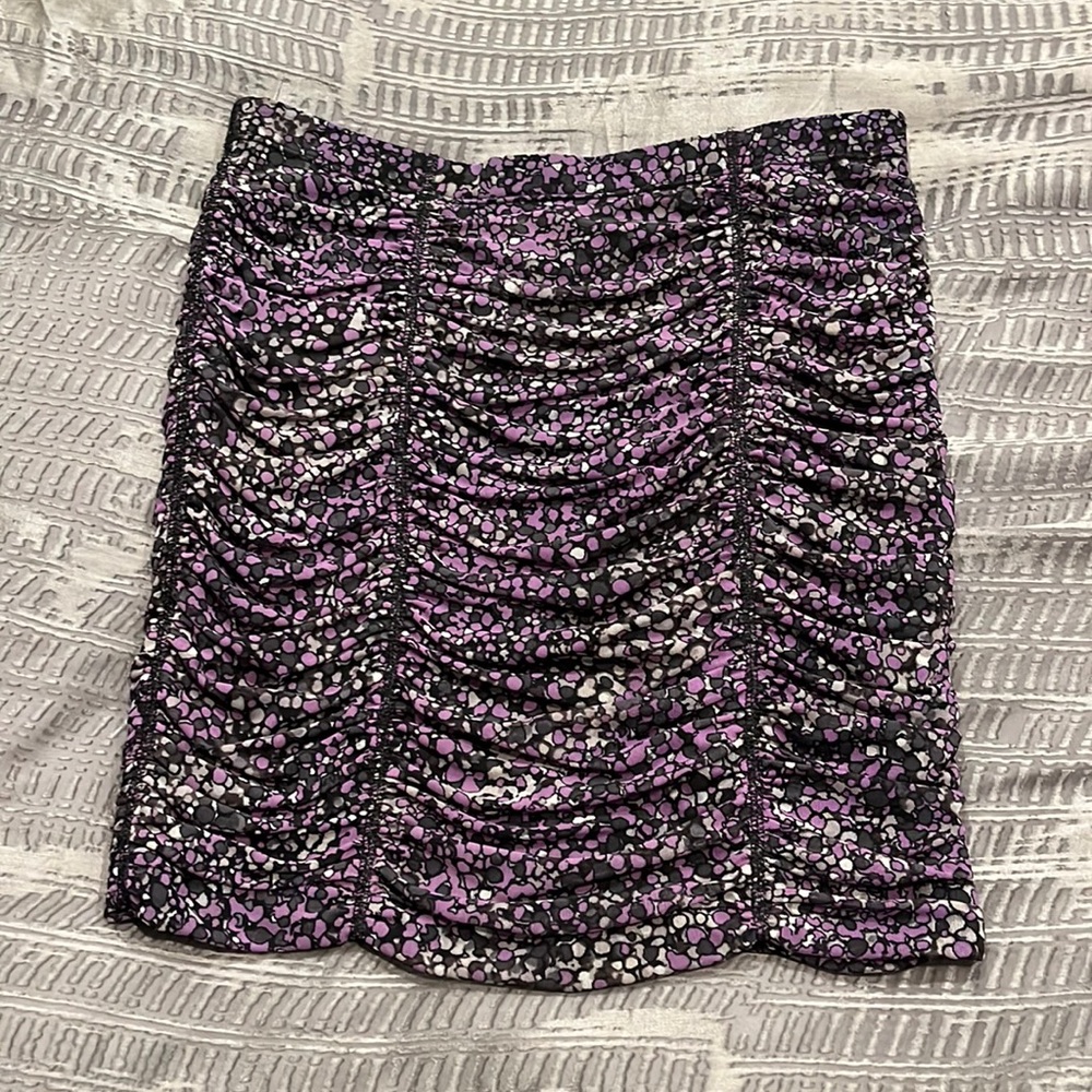 BCBG skirt barely worn size small. Freshly dry cleaned with cleaning tag